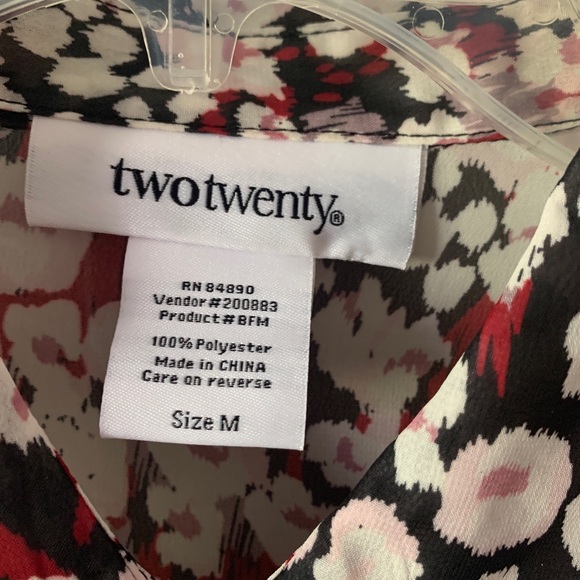 Black and red size med. long sleeve ladies. - Picture 2 of 4